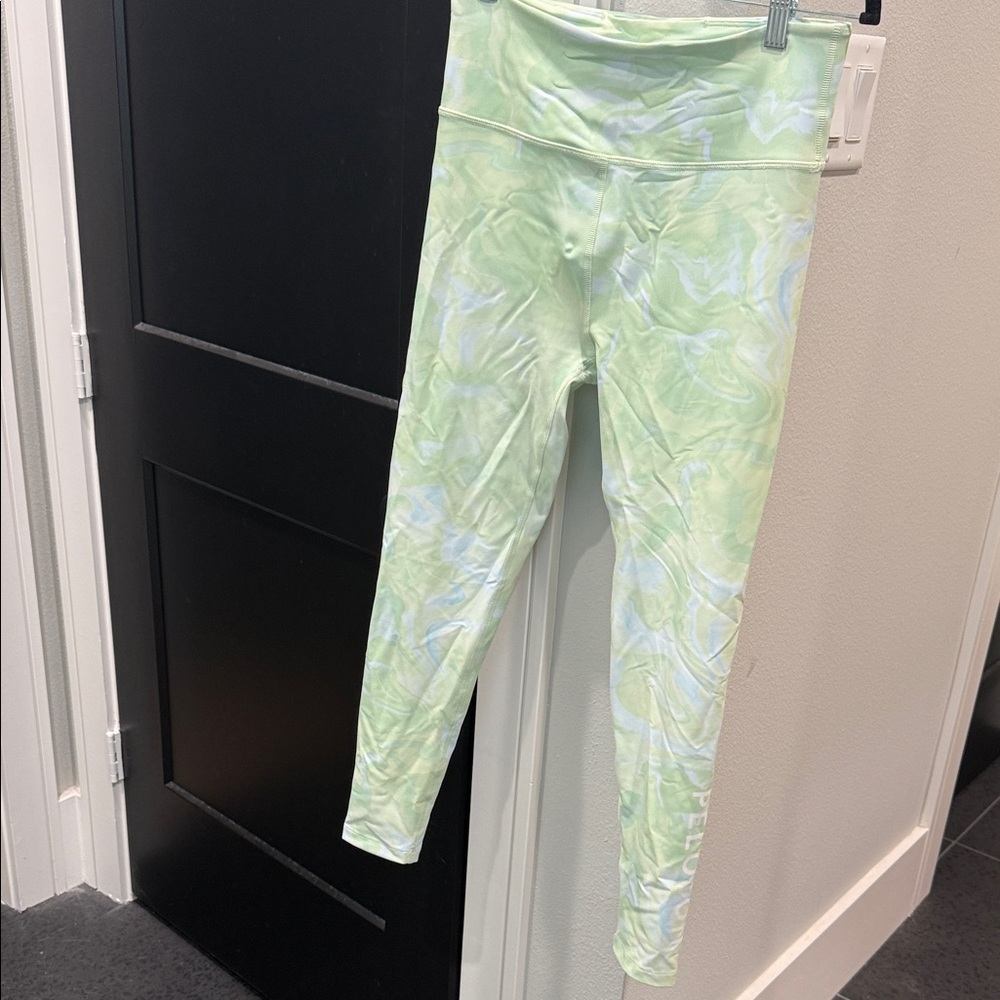 green swirl peloton leggings size large NWT